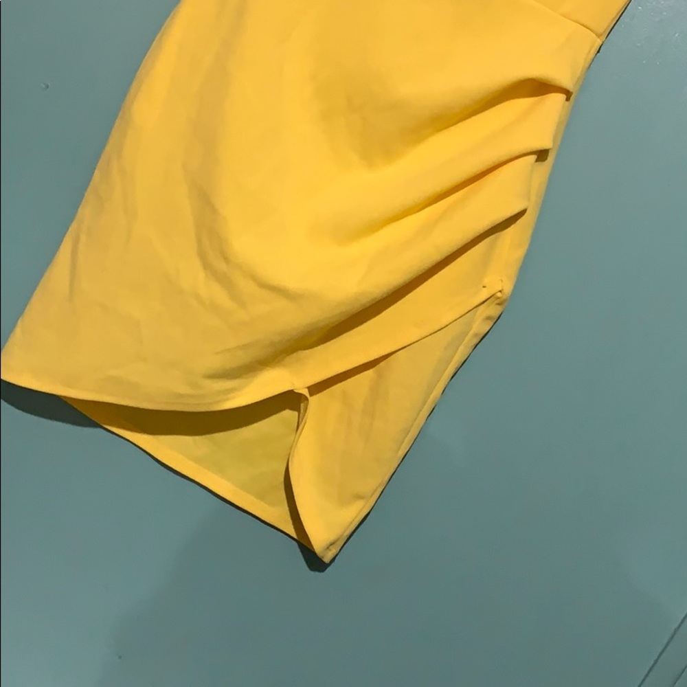 Mini Strapless Yellow Dress 💛 - Picture 3 of 4